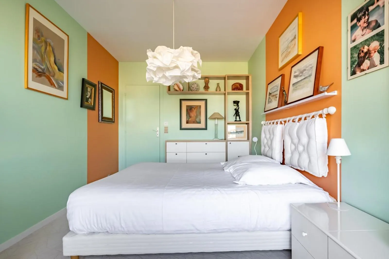 Veeve - The Salon In The Sky Apartment Paris France